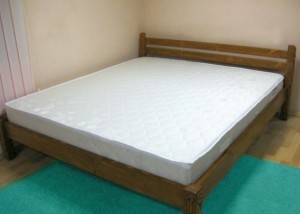 кровати двуспальные с матрасом